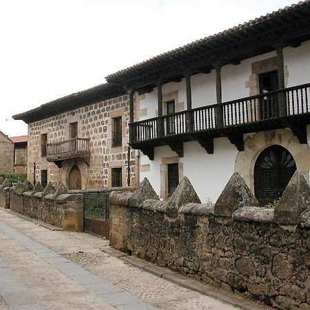 فينويسا Hostal Visontium المظهر الخارجي الصورة
