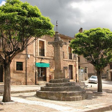 فينويسا Hostal Visontium المظهر الخارجي الصورة