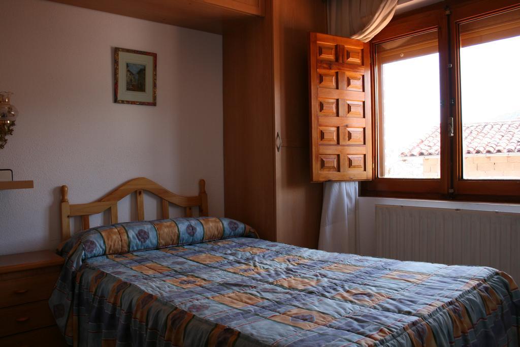 فينويسا Hostal Visontium المظهر الخارجي الصورة